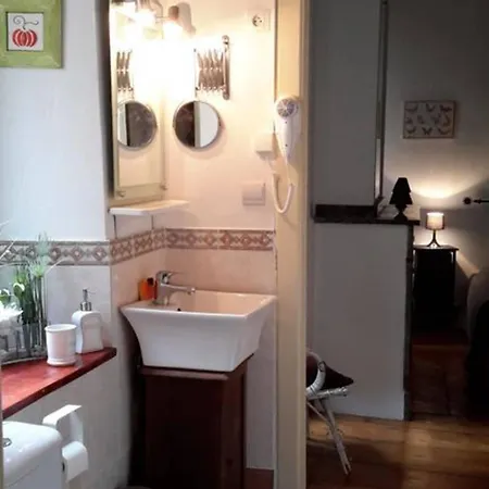 D'hotes Belle Occitane לינה וארוחת בוקר